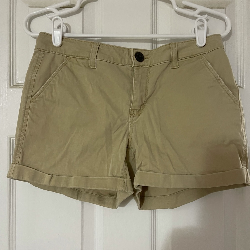 SO Khaki shorts